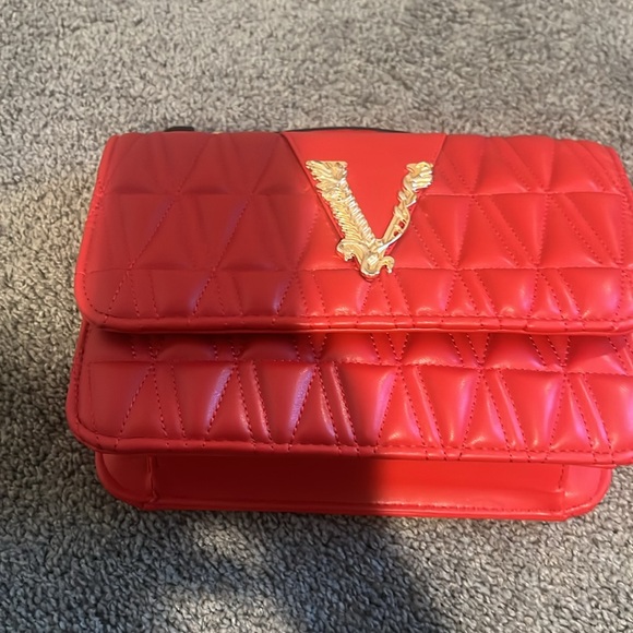 NWOT Red quilted Women's Bag - Picture 4 of 12